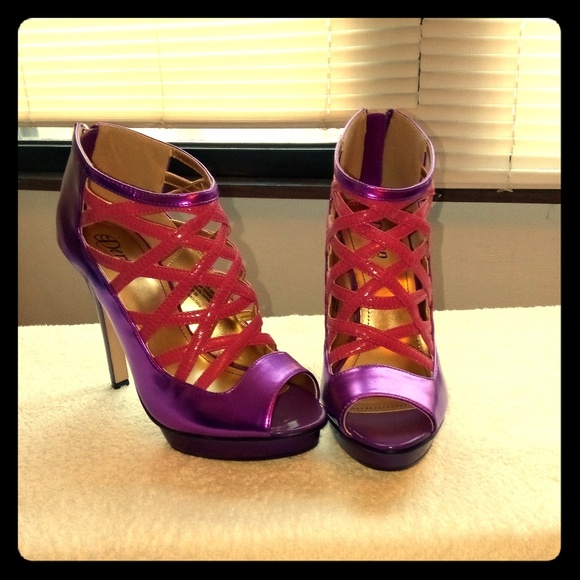 Heels - Picture 1 of 1